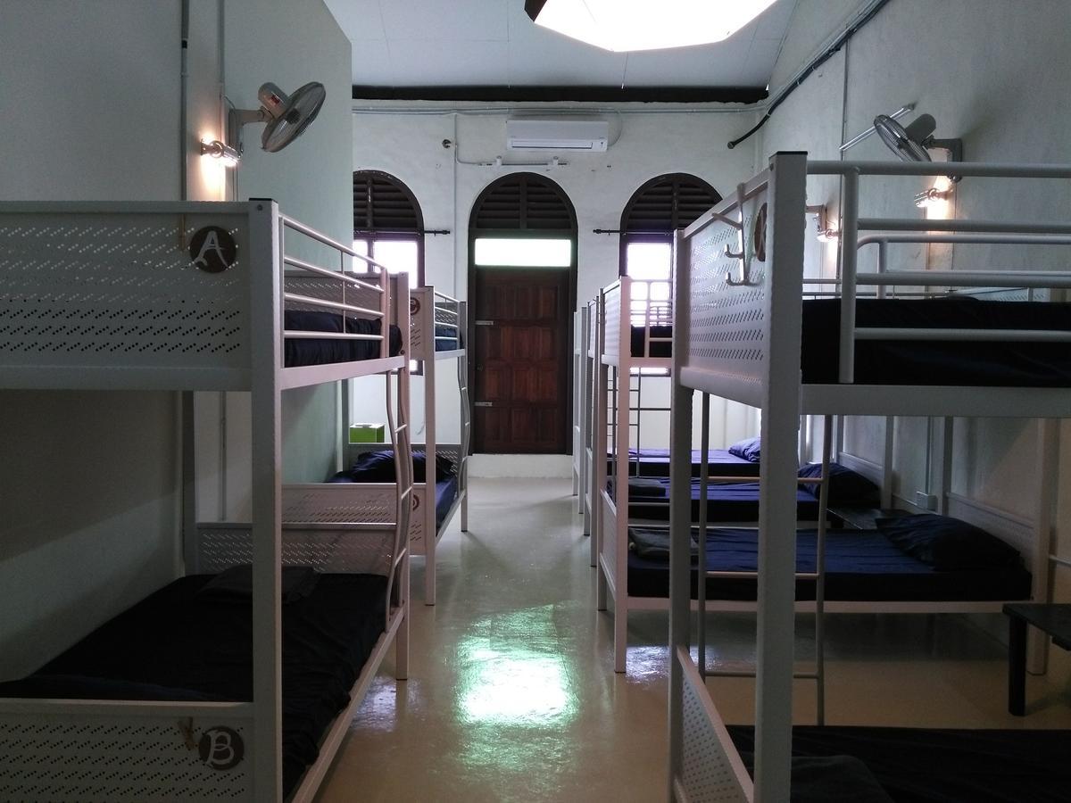 Vloft Backpackers Hostel Ipoh Ngoại thất bức ảnh