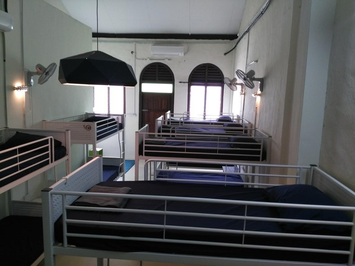Vloft Backpackers Hostel Ipoh Ngoại thất bức ảnh